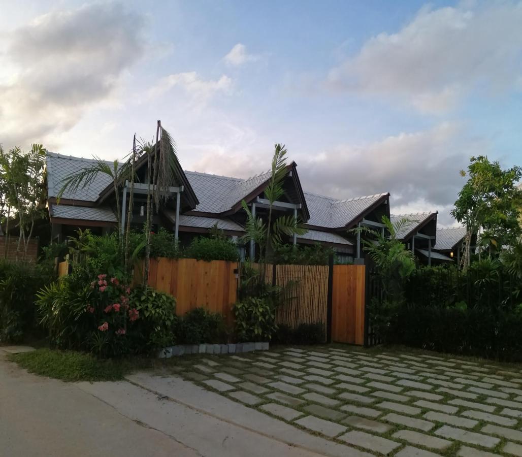 Jr Place Klong Muang Beach Exterior photo