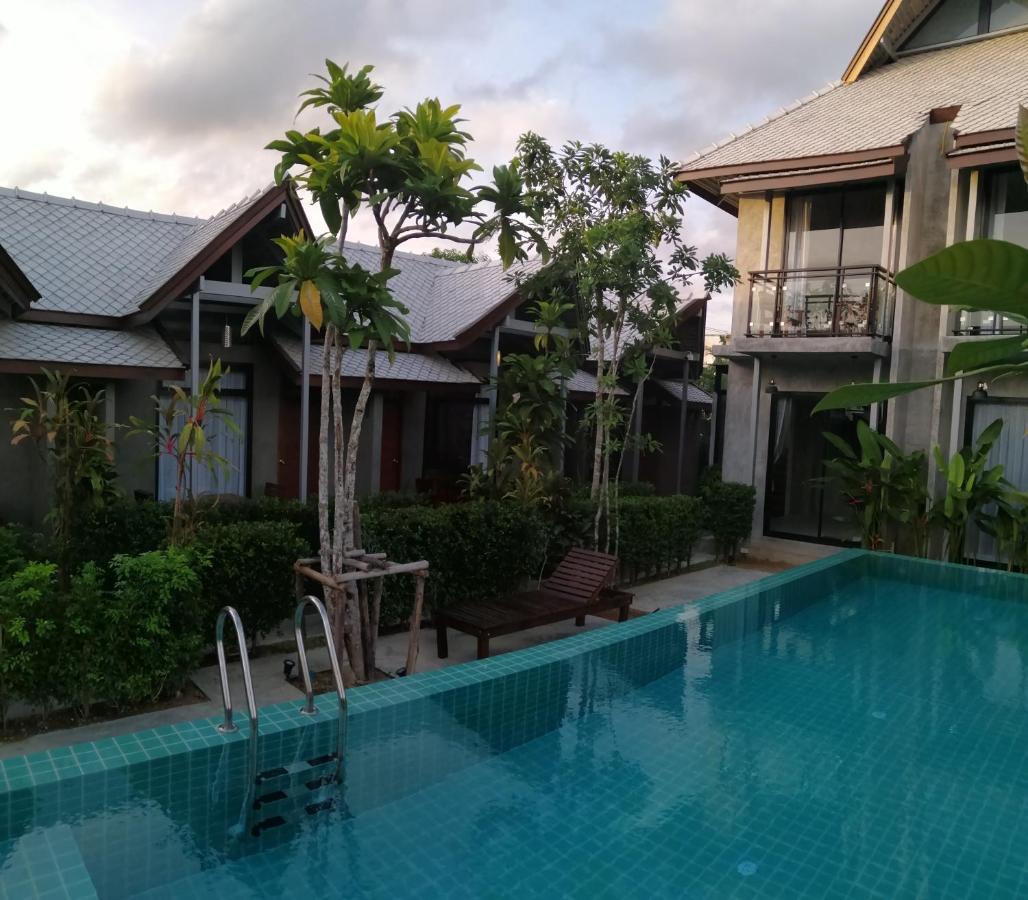 Jr Place Klong Muang Beach Exterior photo