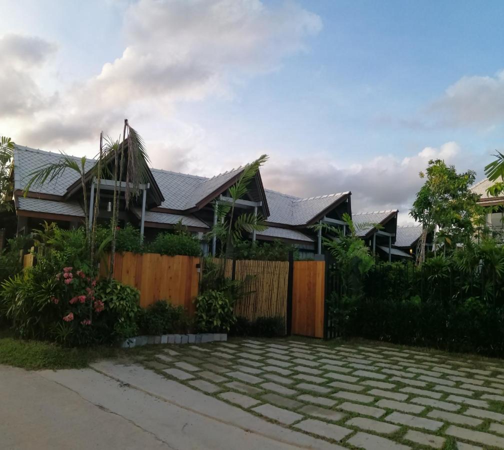 Jr Place Klong Muang Beach Exterior photo