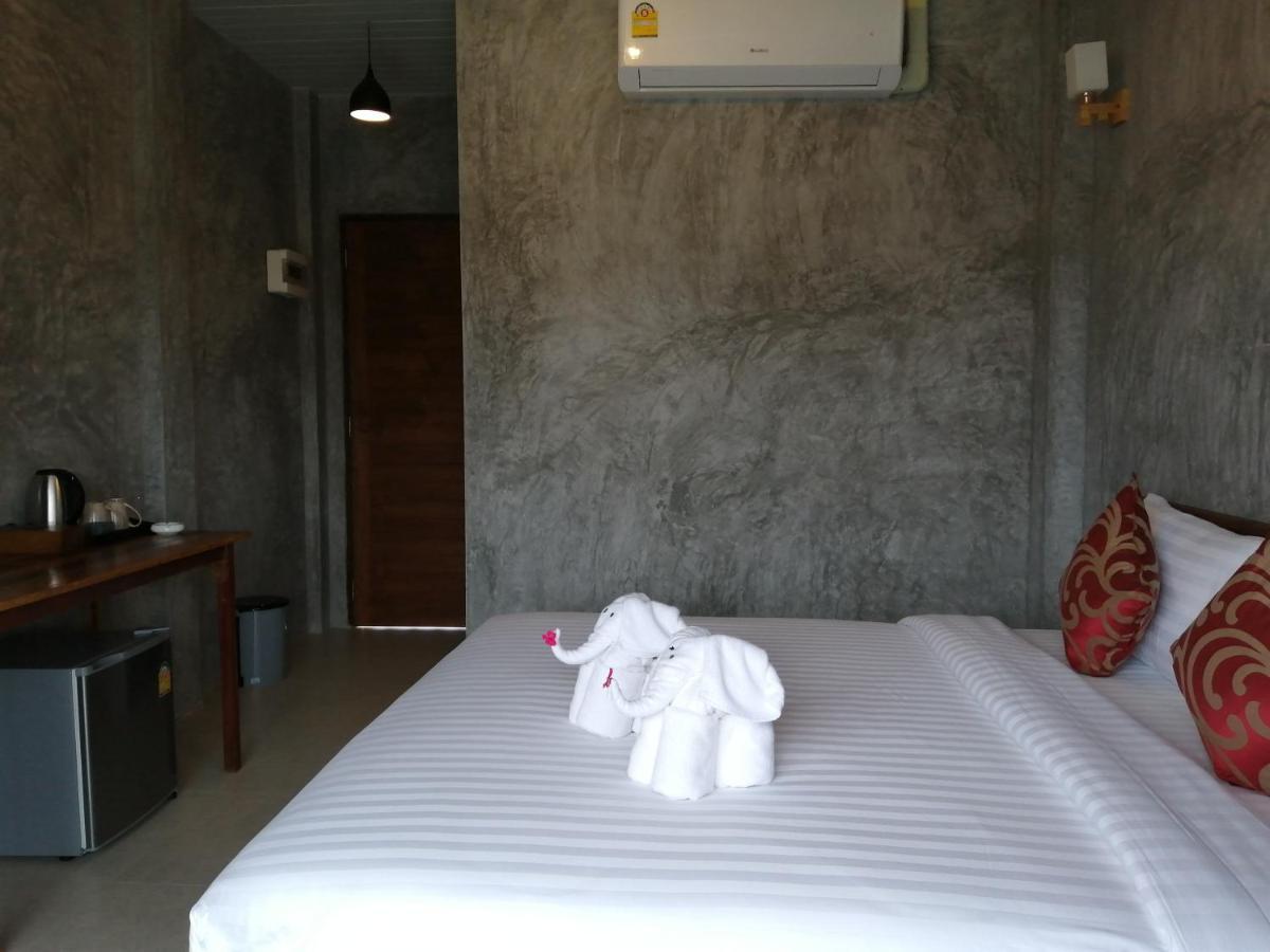 Jr Place Klong Muang Beach Exterior photo